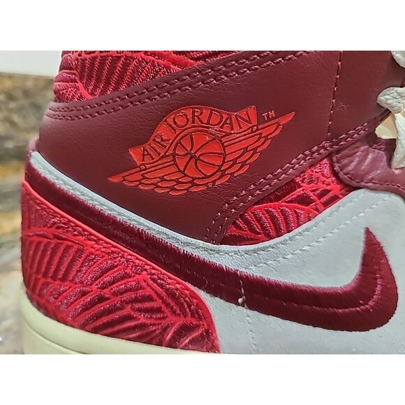 Nike Air Jordan 1 Mid SE Tiki Leaf Red Sail -Women Size 9 Men 7.5 - Picture 8 of 11